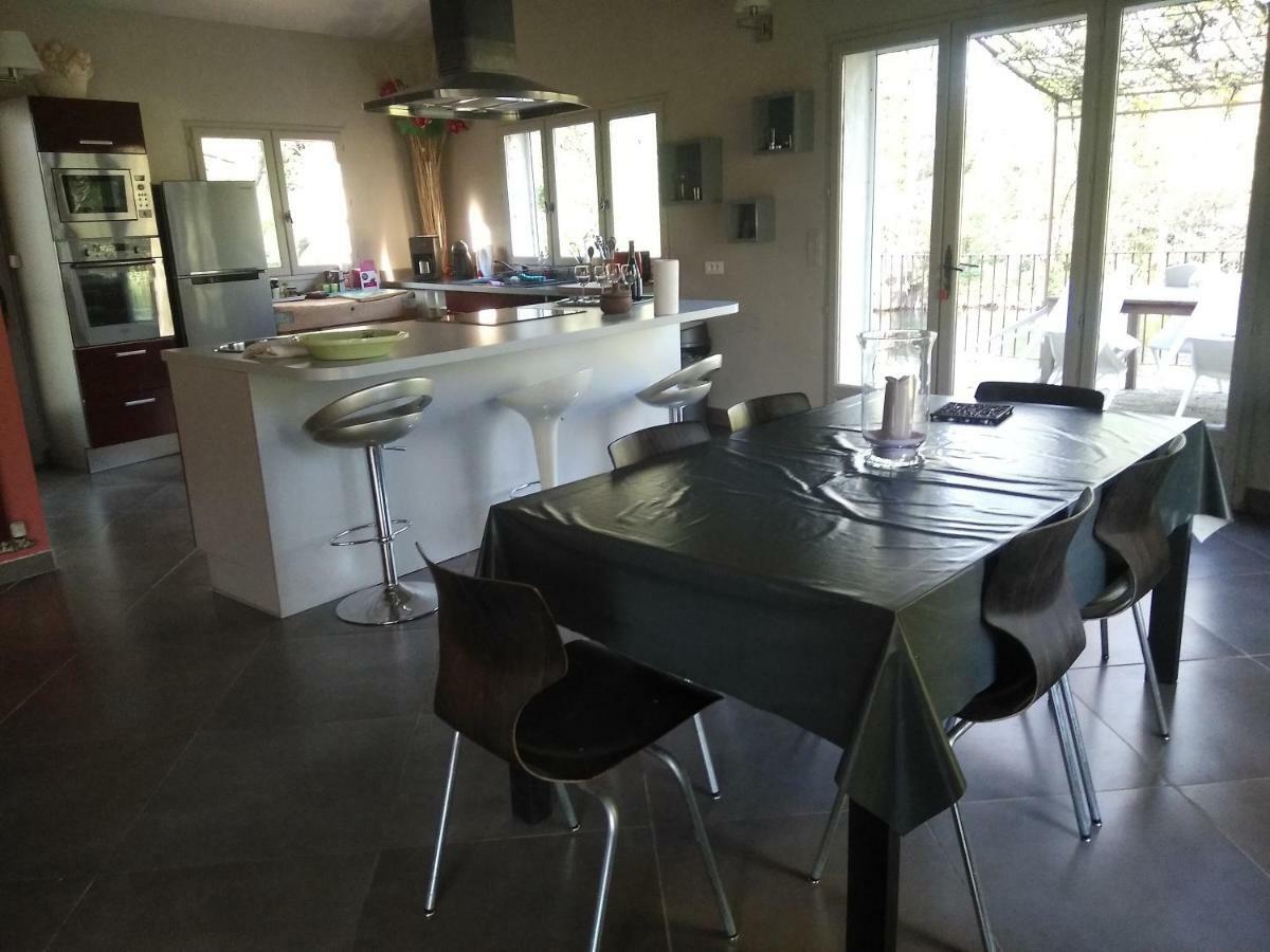 Maison Pres De L'Eau LʼIsle-sur-la-Sorgue Esterno foto